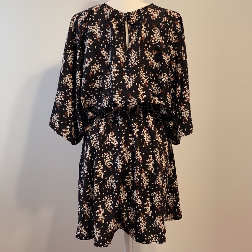 Boutique | Batwing Floral Print Dress Size Small - Picture 4 of 4